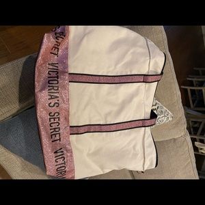 VS pink tote bag